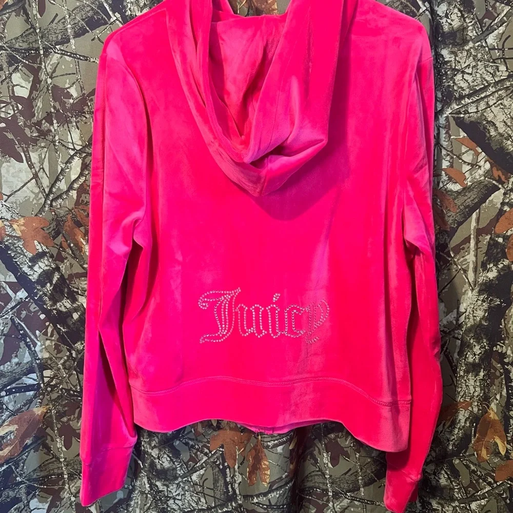 Juicy Couture sweatshirt- PRICE FIRM - Picture 3 of 4